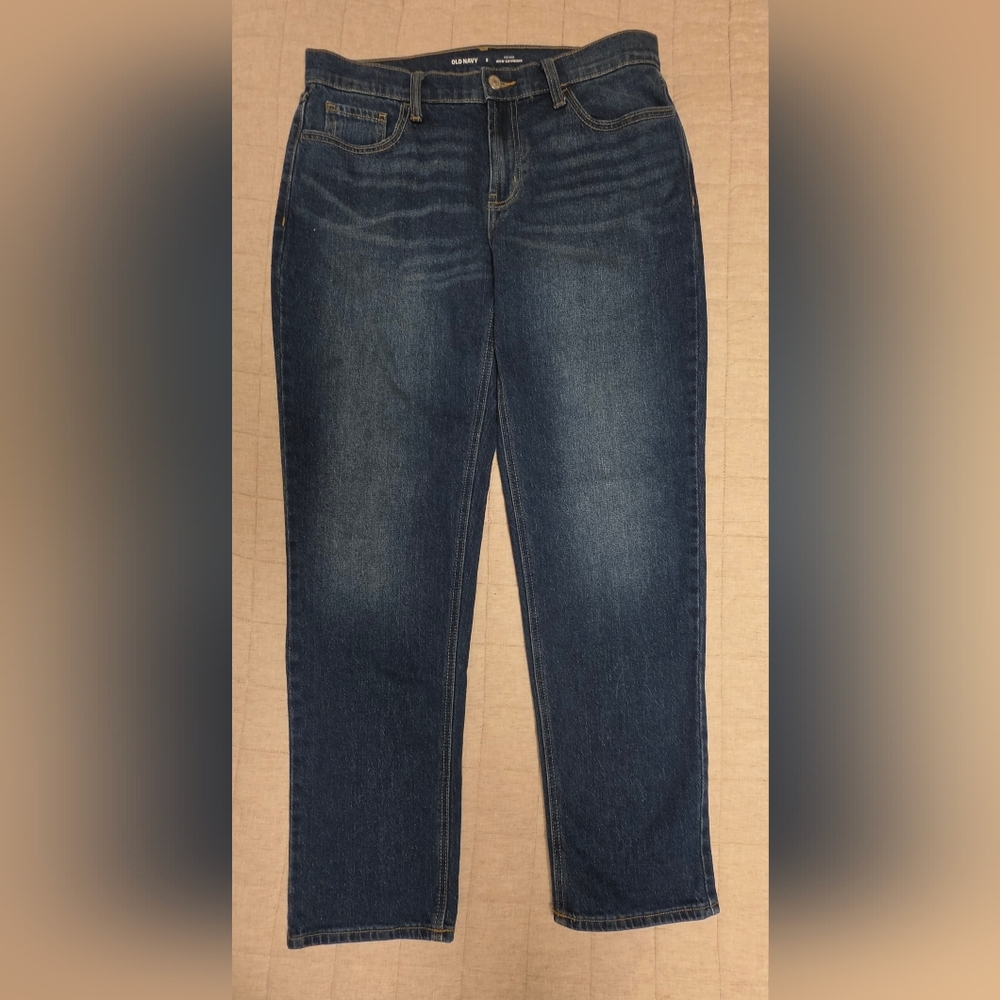 Old Navy Mid-Rise Wow Boyfriend Jeans - Medium Wash Size 8